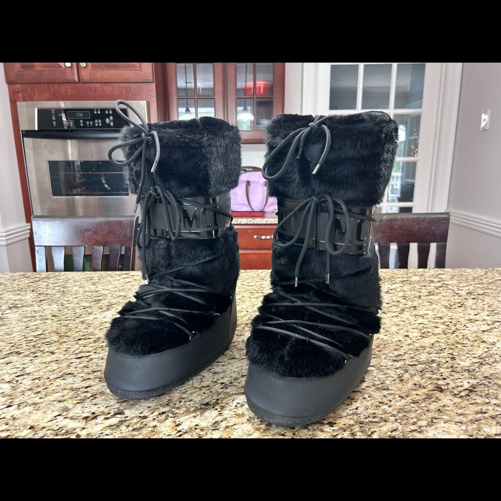 Moon boots size EU 42-44